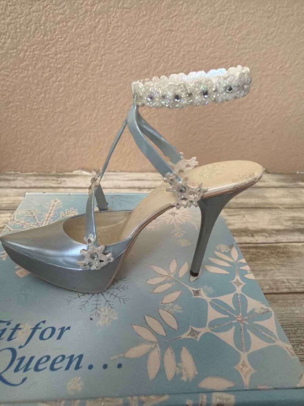 2004 Just the Right Shoe by Raine "Snow Queen" 25489 w/Box 4th Annual Christmas - Picture 5 of 13